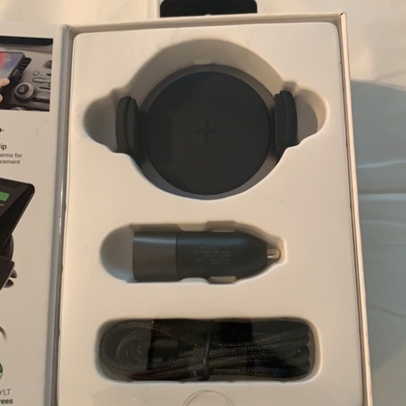 Venti, TYLT WITELESS CAR CHARGER - Picture 2 of 12